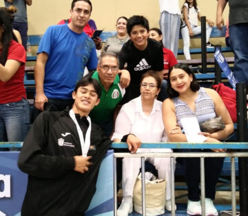 Imágenes para rendir homenaje a persona finada, estas pueden variar en su contenido.