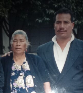 Imágenes para rendir homenaje a persona finada, estas pueden variar en su contenido.