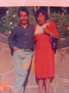 Imágenes para rendir homenaje a persona finada, estas pueden variar en su contenido.