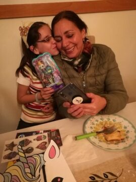 Imágenes para rendir homenaje a persona finada, estas pueden variar en su contenido.