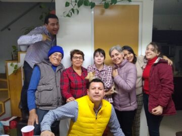 Imágenes para rendir homenaje a persona finada, estas pueden variar en su contenido.