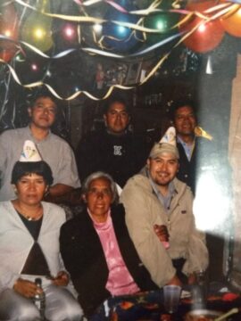 Imágenes para rendir homenaje a persona finada, estas pueden variar en su contenido.