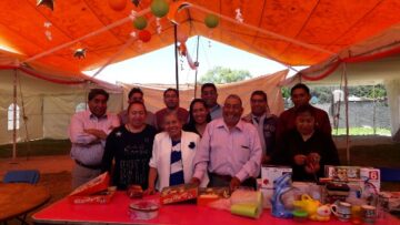Imágenes para rendir homenaje a persona finada, estas pueden variar en su contenido.