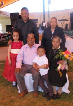 Imágenes para rendir homenaje a persona finada, estas pueden variar en su contenido.