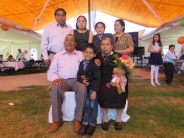 Imágenes para rendir homenaje a persona finada, estas pueden variar en su contenido.