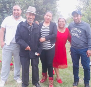Imágenes para rendir homenaje a persona finada, estas pueden variar en su contenido.