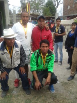 Imágenes para rendir homenaje a persona finada, estas pueden variar en su contenido.