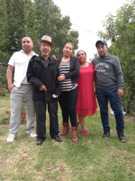 Imágenes para rendir homenaje a persona finada, estas pueden variar en su contenido.