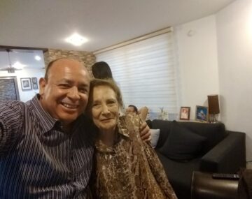 Imágenes para rendir homenaje a persona finada, estas pueden variar en su contenido.