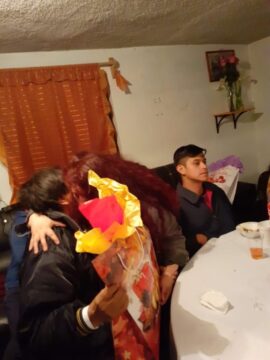 Imágenes para rendir homenaje a persona finada, estas pueden variar en su contenido.