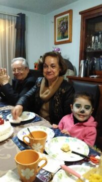 Imágenes para rendir homenaje a persona finada, estas pueden variar en su contenido.
