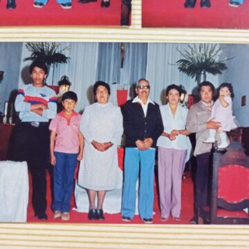 Imágenes para rendir homenaje a persona finada, estas pueden variar en su contenido.