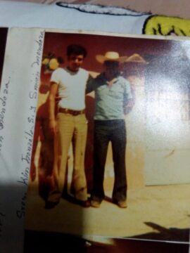 Imágenes para rendir homenaje a persona finada, estas pueden variar en su contenido.