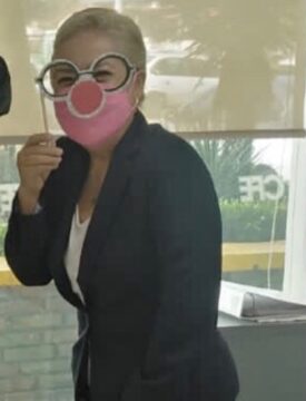 Imágenes para rendir homenaje a persona finada, estas pueden variar en su contenido.