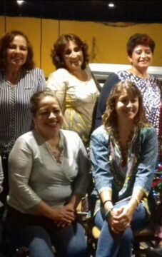 Imágenes para rendir homenaje a persona finada, estas pueden variar en su contenido.