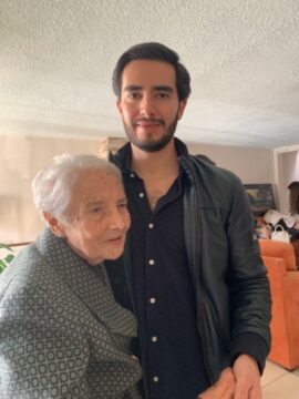 Imágenes para rendir homenaje a persona finada, estas pueden variar en su contenido.