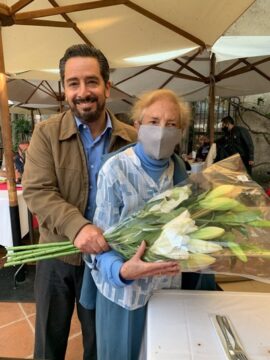 Imágenes para rendir homenaje a persona finada, estas pueden variar en su contenido.
