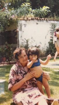 Imágenes para rendir homenaje a persona finada, estas pueden variar en su contenido.