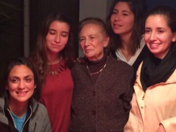 Imágenes para rendir homenaje a persona finada, estas pueden variar en su contenido.