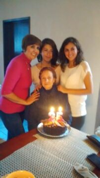 Imágenes para rendir homenaje a persona finada, estas pueden variar en su contenido.