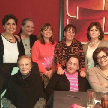Imágenes para rendir homenaje a persona finada, estas pueden variar en su contenido.