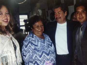 Imágenes para rendir homenaje a persona finada, estas pueden variar en su contenido.