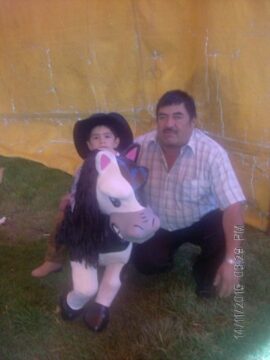 Imágenes para rendir homenaje a persona finada, estas pueden variar en su contenido.