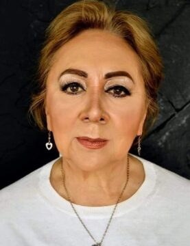 Imágenes para rendir homenaje a persona finada, estas pueden variar en su contenido.