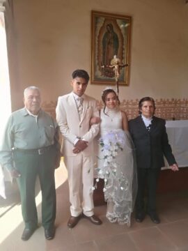 Imágenes para rendir homenaje a persona finada, estas pueden variar en su contenido.
