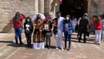 Imágenes para rendir homenaje a persona finada, estas pueden variar en su contenido.