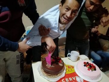 Imágenes para rendir homenaje a persona finada, estas pueden variar en su contenido.