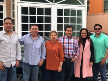 Imágenes para rendir homenaje a persona finada, estas pueden variar en su contenido.