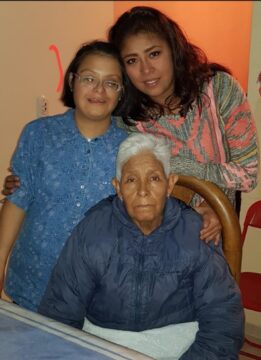 Imágenes para rendir homenaje a persona finada, estas pueden variar en su contenido.
