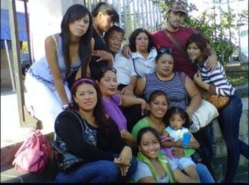 Imágenes para rendir homenaje a persona finada, estas pueden variar en su contenido.
