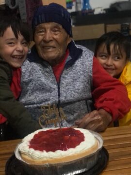 Imágenes para rendir homenaje a persona finada, estas pueden variar en su contenido.