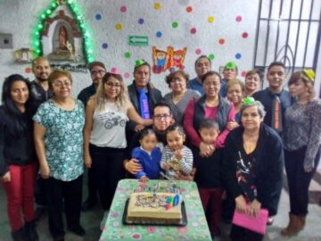 Imágenes para rendir homenaje a persona finada, estas pueden variar en su contenido.