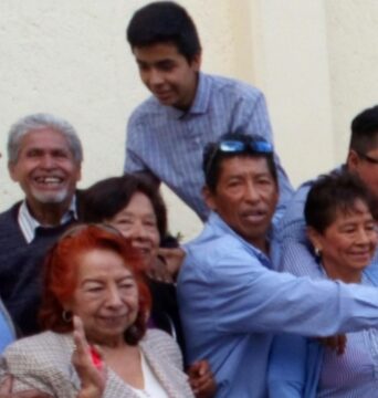 Imágenes para rendir homenaje a persona finada, estas pueden variar en su contenido.