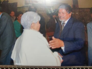 Imágenes para rendir homenaje a persona finada, estas pueden variar en su contenido.
