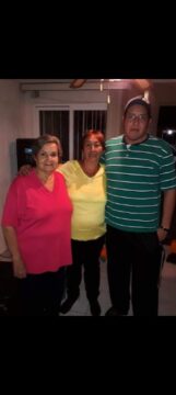 Imágenes para rendir homenaje a persona finada, estas pueden variar en su contenido.