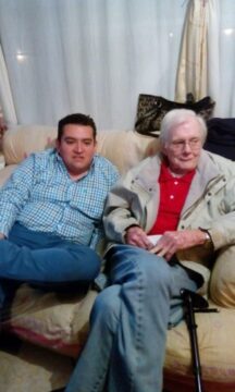 Imágenes para rendir homenaje a persona finada, estas pueden variar en su contenido.
