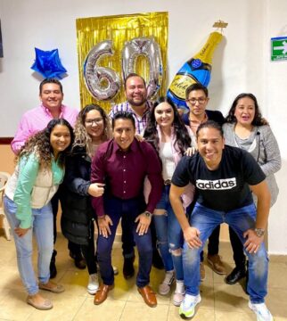 Imágenes para rendir homenaje a persona finada, estas pueden variar en su contenido.