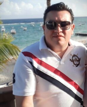 Imágenes para rendir homenaje a persona finada, estas pueden variar en su contenido.