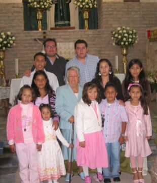 Imágenes para rendir homenaje a persona finada, estas pueden variar en su contenido.