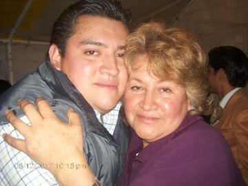 Imágenes para rendir homenaje a persona finada, estas pueden variar en su contenido.