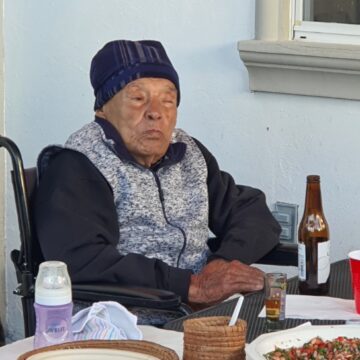 Imágenes para rendir homenaje a persona finada, estas pueden variar en su contenido.