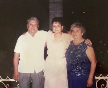 Imágenes para rendir homenaje a persona finada, estas pueden variar en su contenido.