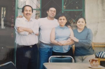 Imágenes para rendir homenaje a persona finada, estas pueden variar en su contenido.