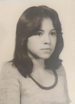 Imágenes para rendir homenaje a persona finada, estas pueden variar en su contenido.