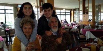 Imágenes para rendir homenaje a persona finada, estas pueden variar en su contenido.