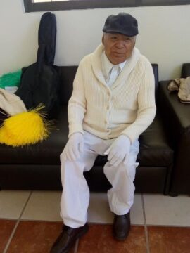 Imágenes para rendir homenaje a persona finada, estas pueden variar en su contenido.